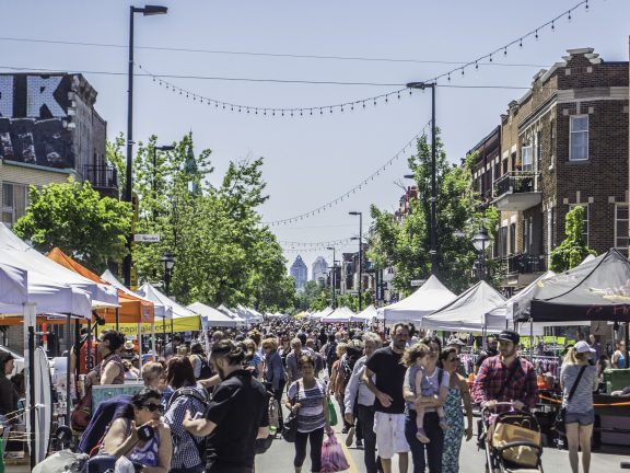Crowed street In Montreal