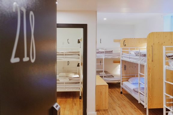 dortoir de 10 lits auberge Saintlo Montréal