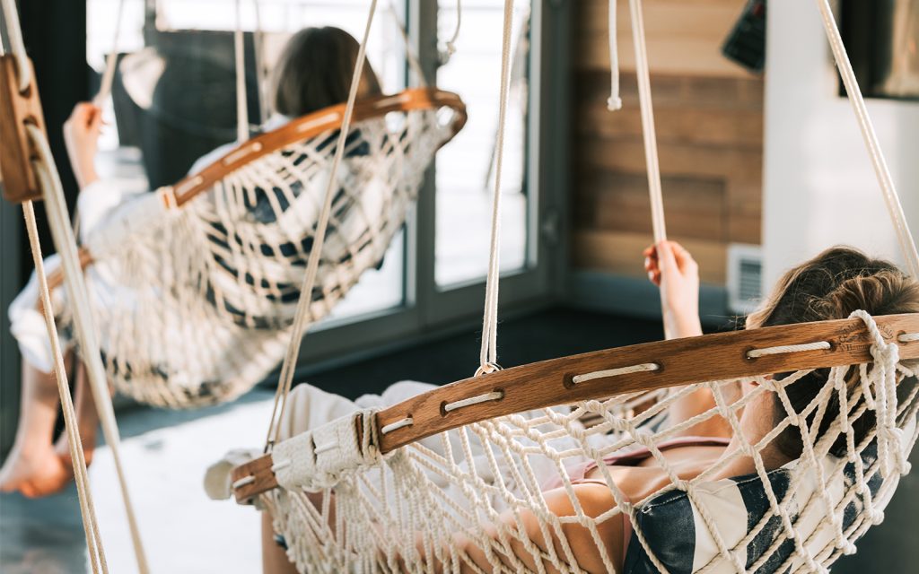 Personne qui relaxe au spa Bota Bota