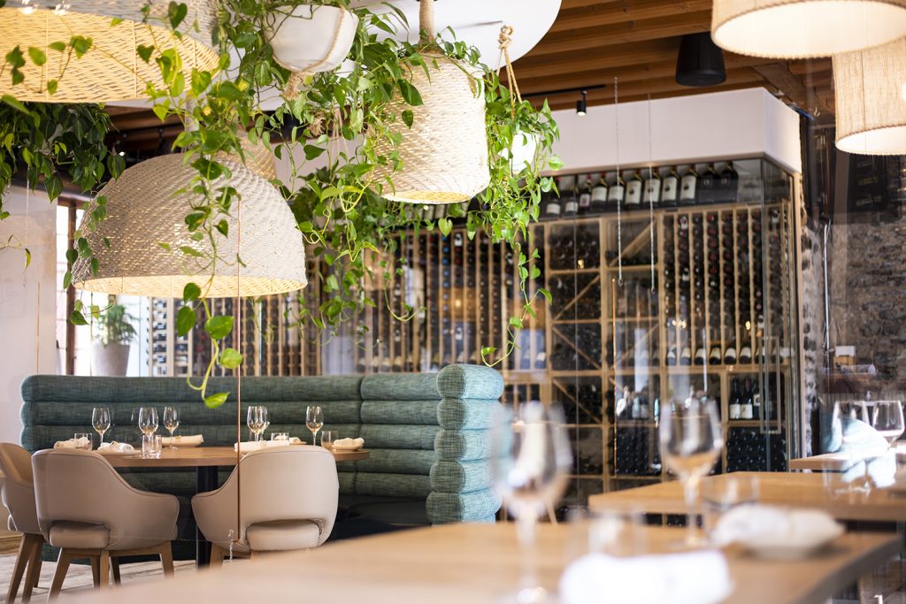 SSENSE, Montreal - Ville-Marie - Updated 2024 Restaurant Reviews, Photos &  Phone Number - Tripadvisor