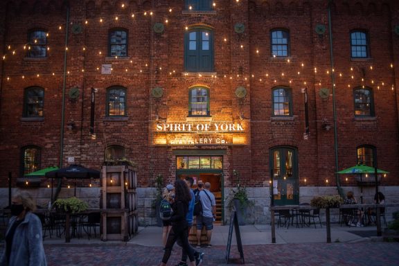 La devanture de la distillerie Spirit of York