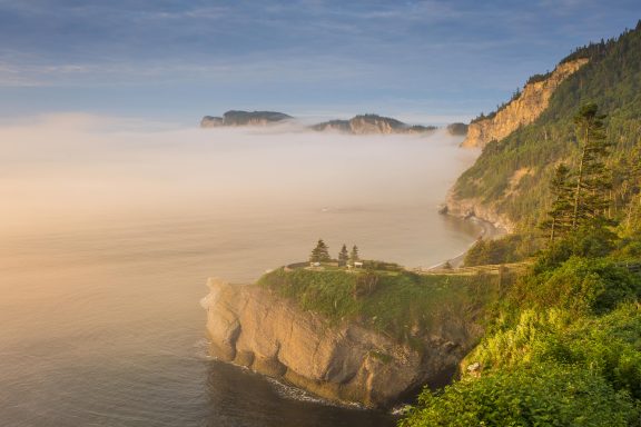 Lever de soleil sur le cap Bon Ami en Gaspésie