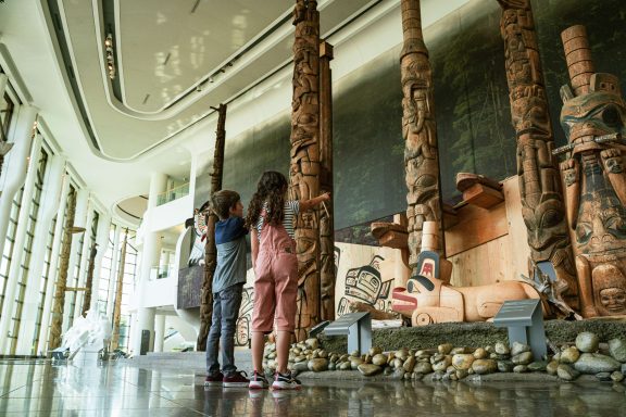 Kids at the Canadian Museum of History