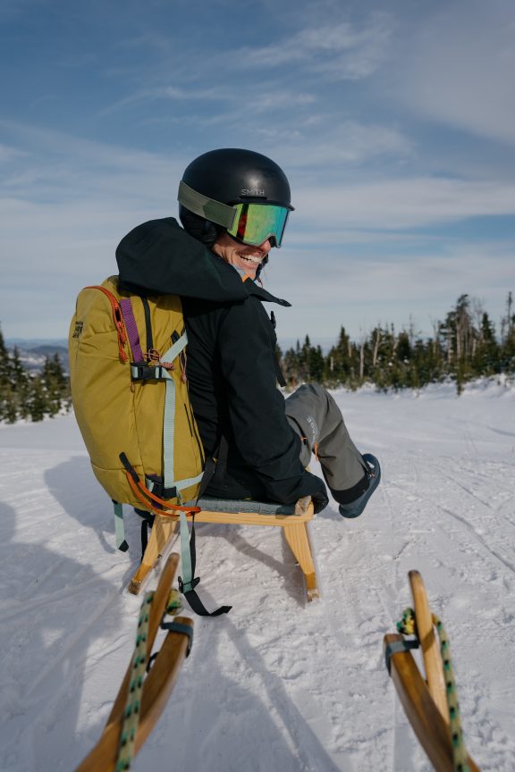 Une personne qui fait de la luge